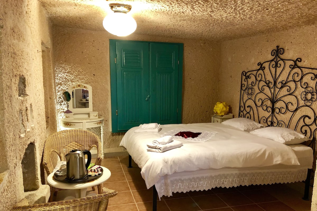 Rom – honeymoon | Skrivebord og barnesenger (inkludert)