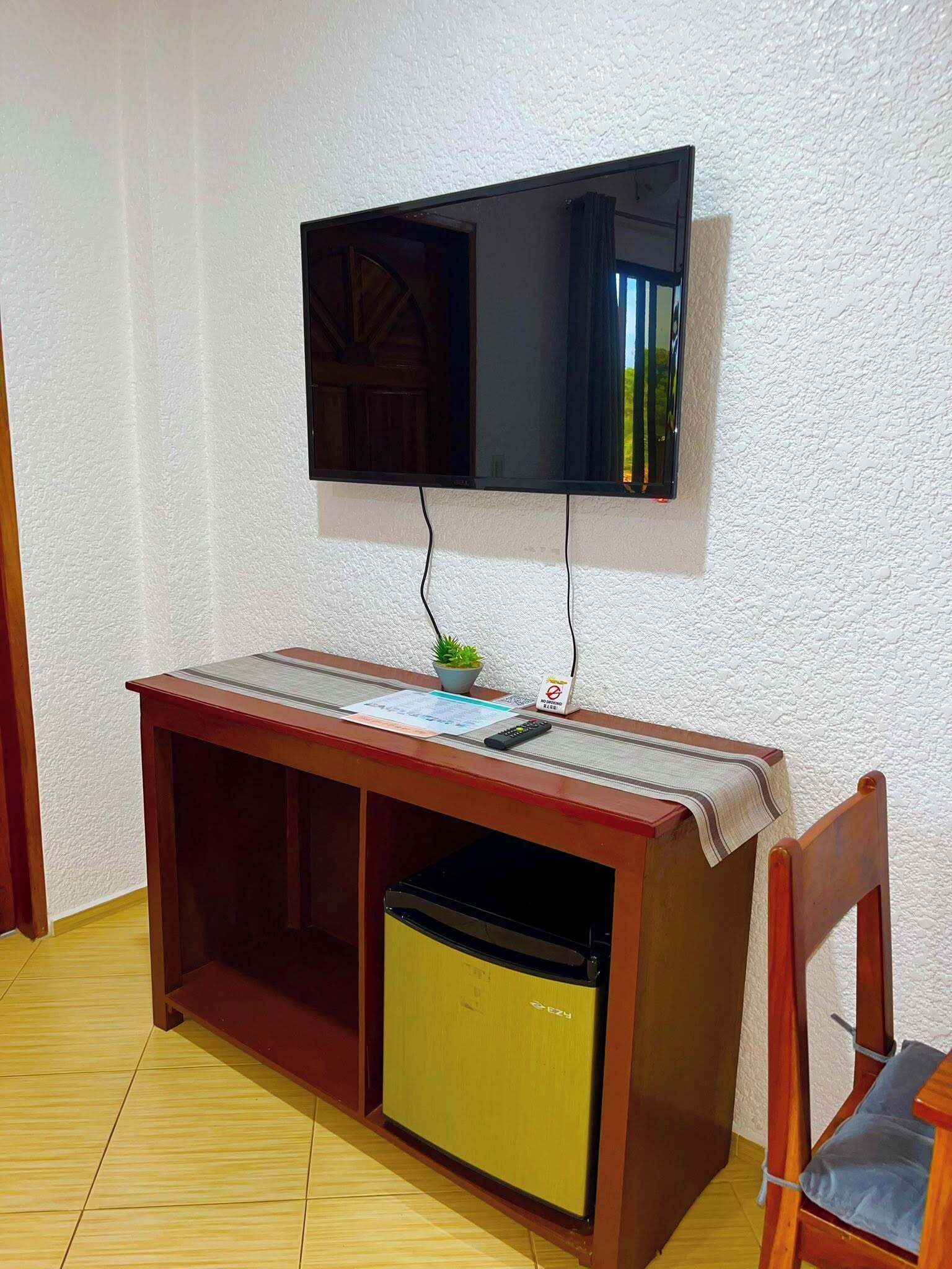 Queen Room with Balcony | Room amenity
