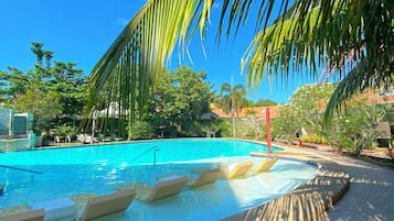 Outdoor pool, open 8 AM to 9 PM, sun loungers