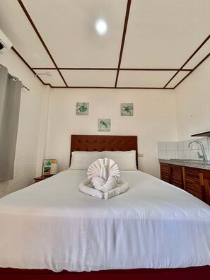 Queen Room Superior | In-room safe, desk, free WiFi, bed sheets - SUNVILLE HOTEL (Panglao)