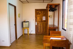 Queen Room with Pool View | In-room dining - SUNVILLE HOTEL (Panglao)