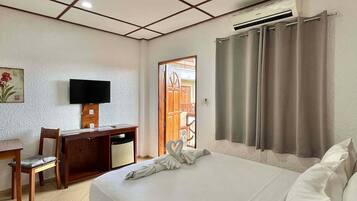 In-room safe, desk, free WiFi, bed sheets