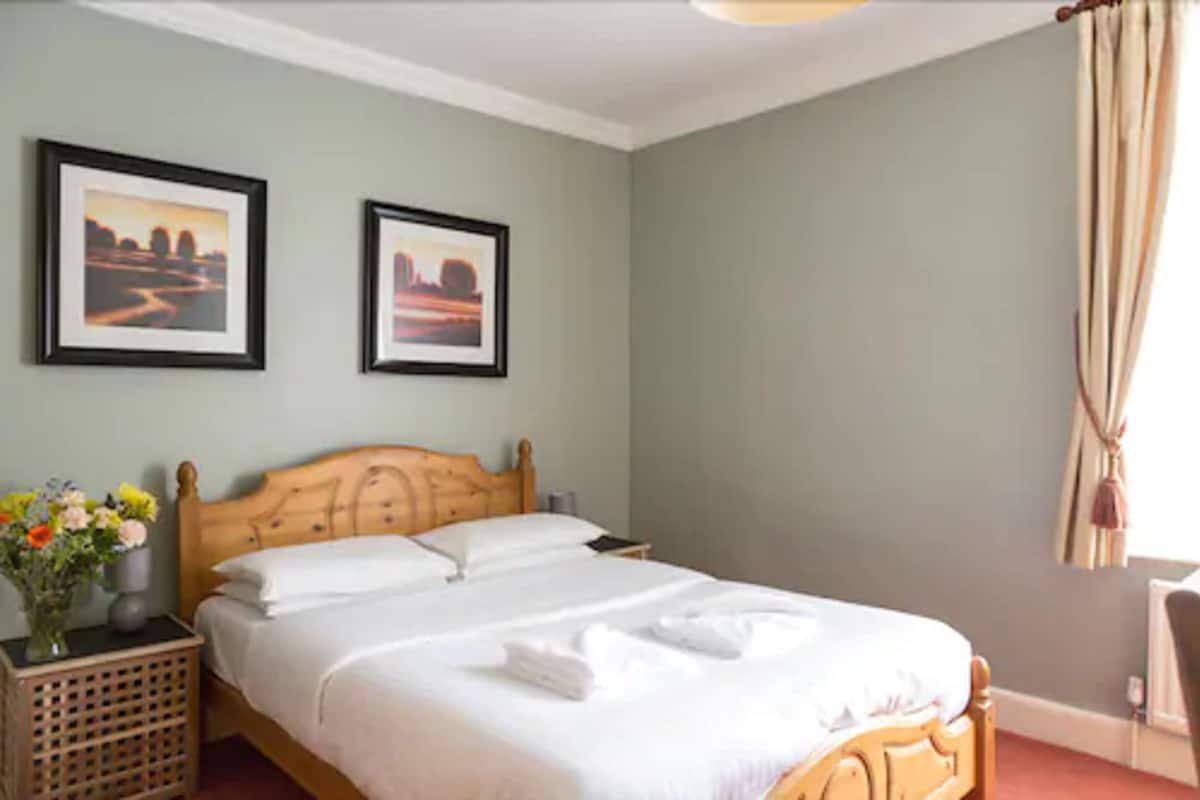1 chambre, bureau, fer et planche Ă repasser, Wi-Fi gratuit