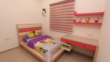 3 bedrooms, desk, free WiFi, bed sheets