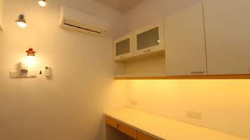 Casa, 3 habitaciones (Guest) | Cocineta privada | Refrigerador, microondas, parrilla de estufa y cafetera y tetera