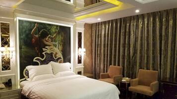 Desk, blackout drapes, free WiFi