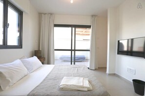 Comfort Apartment, 3 Bedrooms, City View | 3 bedrooms - Holyguest - Margoza 15 (Tel Aviv)