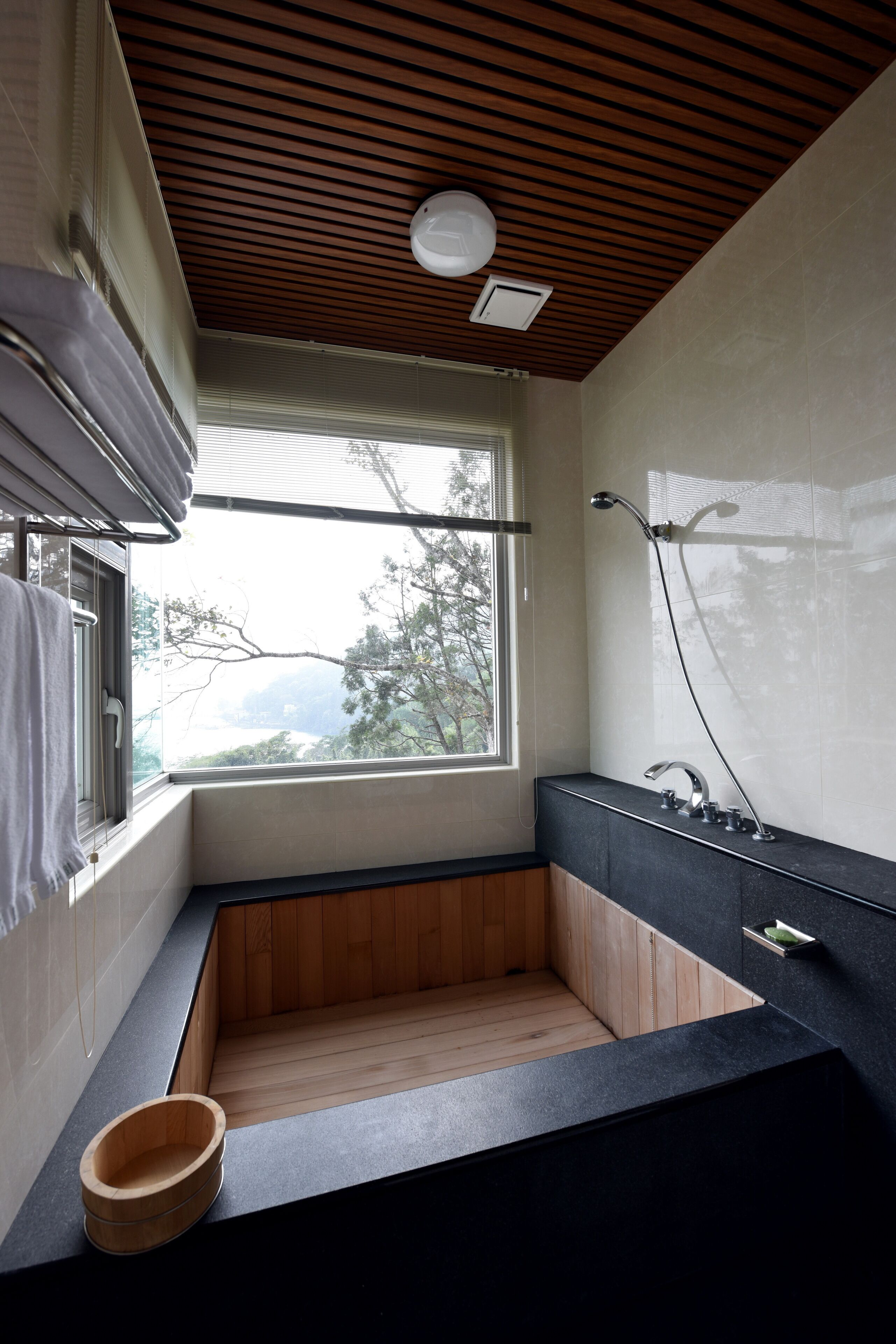 deluxe double room | 1 bedroom, minibar, desk, blackout curtains