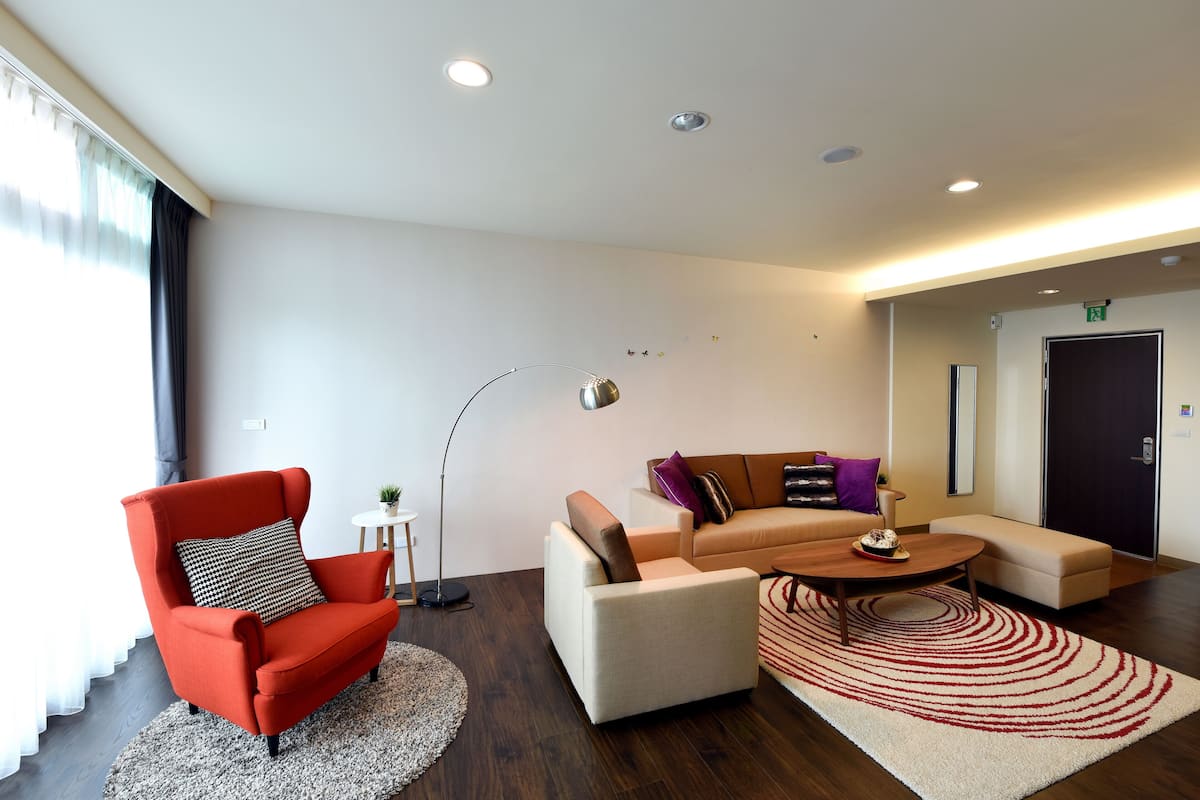 deluxe double room | 1 bedroom, minibar, desk, blackout curtains