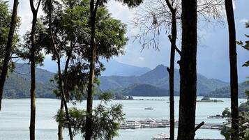 Taiwanese cuisine, garden views