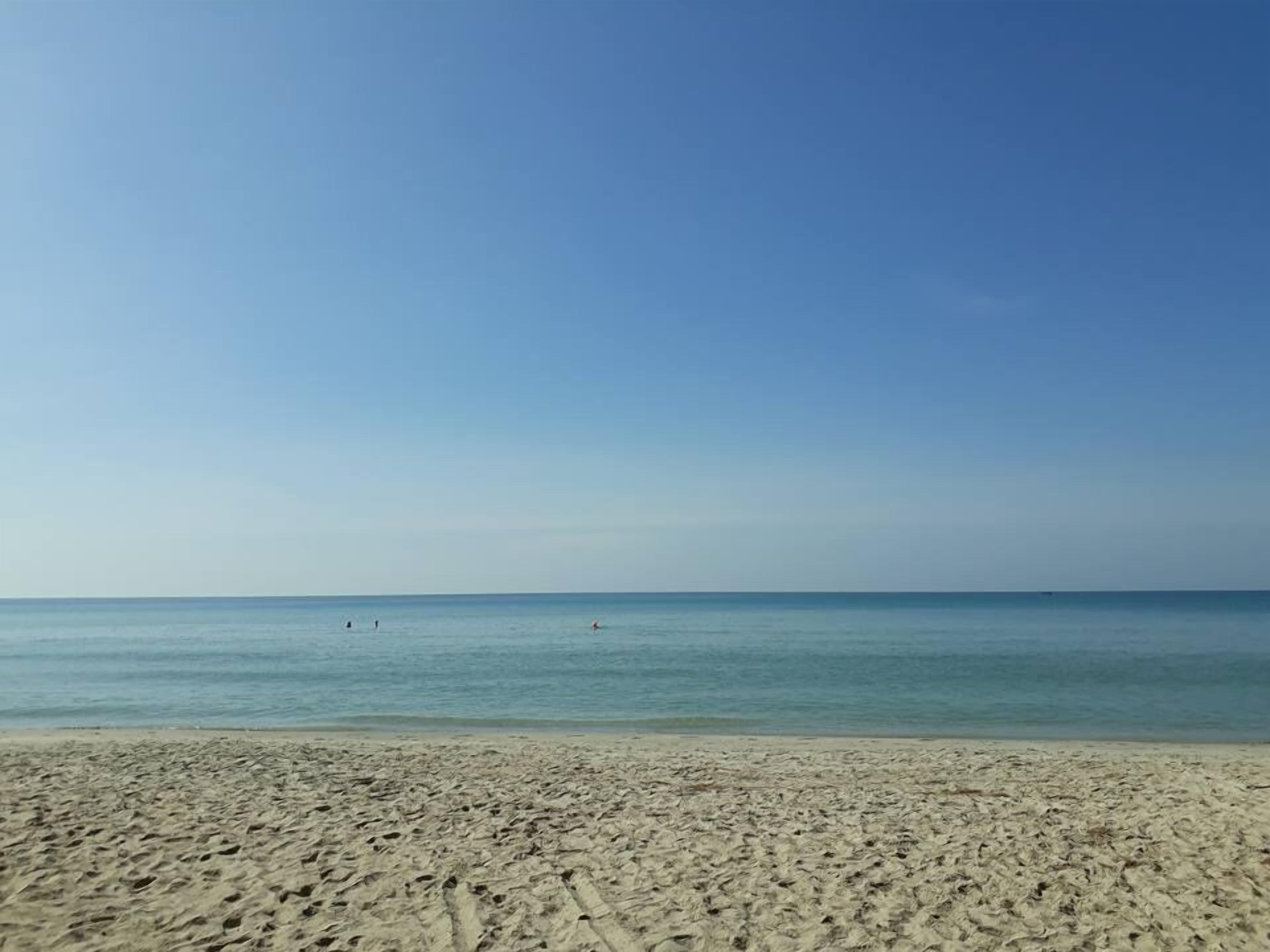 บนชายหาด