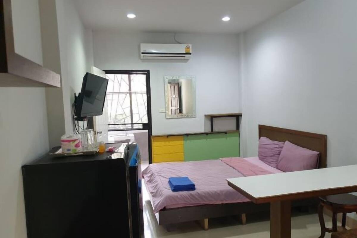 1 bedroom, individually decorated, free WiFi, bed sheets