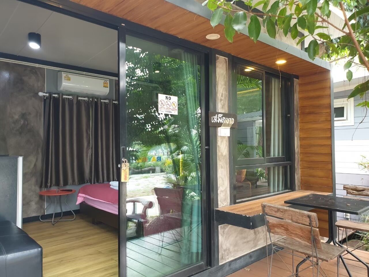 標準洋房 | 起居區 | 平面電視