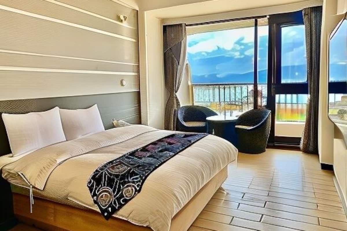 Desk, blackout curtains, soundproofing, cots/infant beds