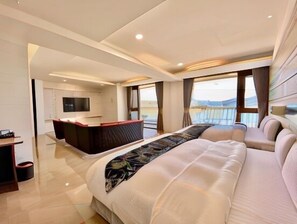 Interior - Ming Yue Hu Hotel (Yuchi)