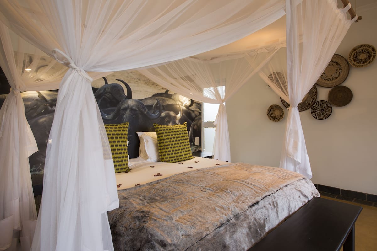 Superior Room, 1 Bedroom | Egyptian cotton sheets, premium bedding, in-room safe