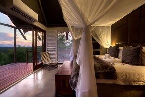 Luxury Tent | Egyptian cotton sheets, premium bedding, in-room safe, soundproofing - IsiLimela Game Lodge (Hoedspruit)