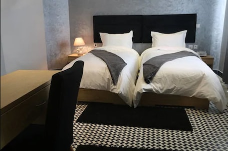 1 habitación, escritorio, cortinas blackout y sistema de insonorización
