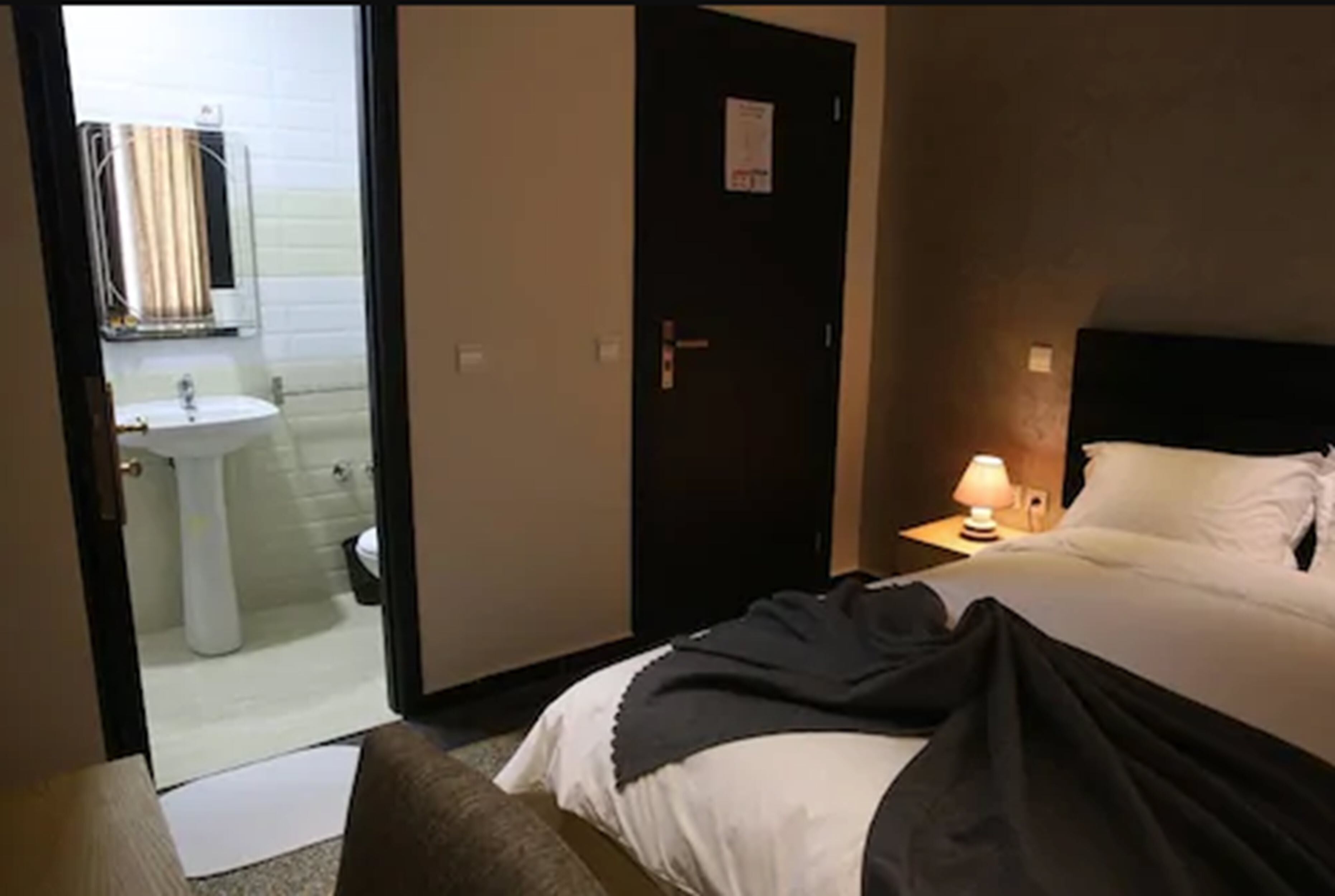single room | bathroom | shower, free toiletries, hair dryer, bidet
