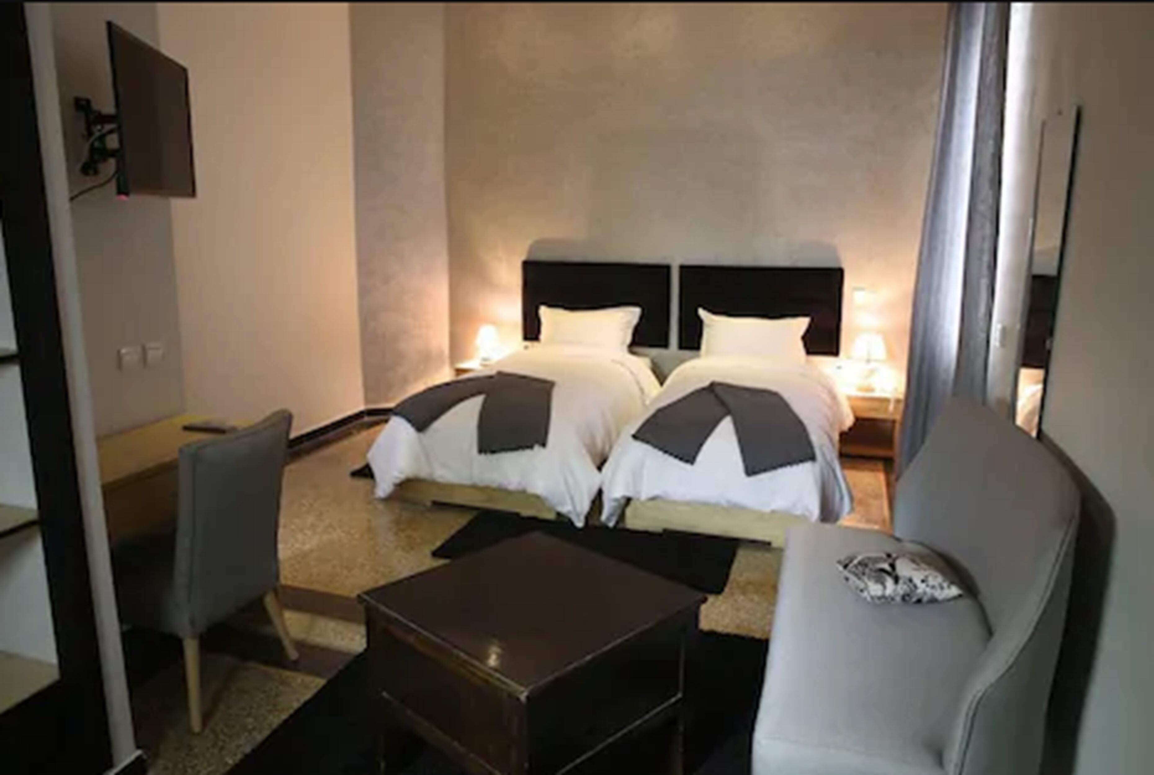 twin room | desk, blackout curtains, soundproofing, cots/infant beds