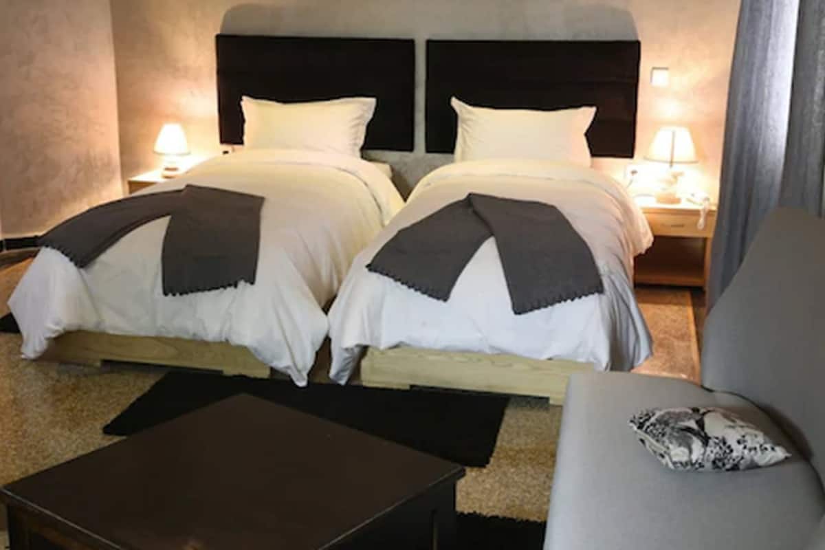 Chambre avec lits jumeaux | Bureau, rideaux occultants, chambres insonorisées