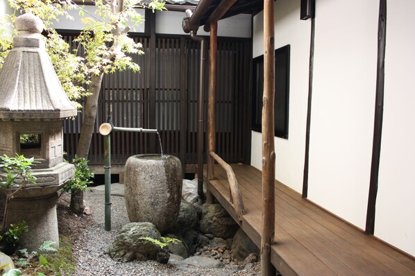 View from room - Shinmonzen Ryugin (Kyoto)