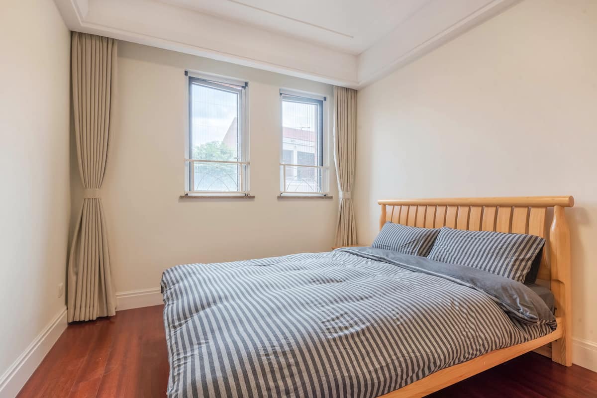 Suite, 3 slaapkamers | Een bureau, verduisterende gordijnen, gratis wifi, rolstoeltoegankelijk