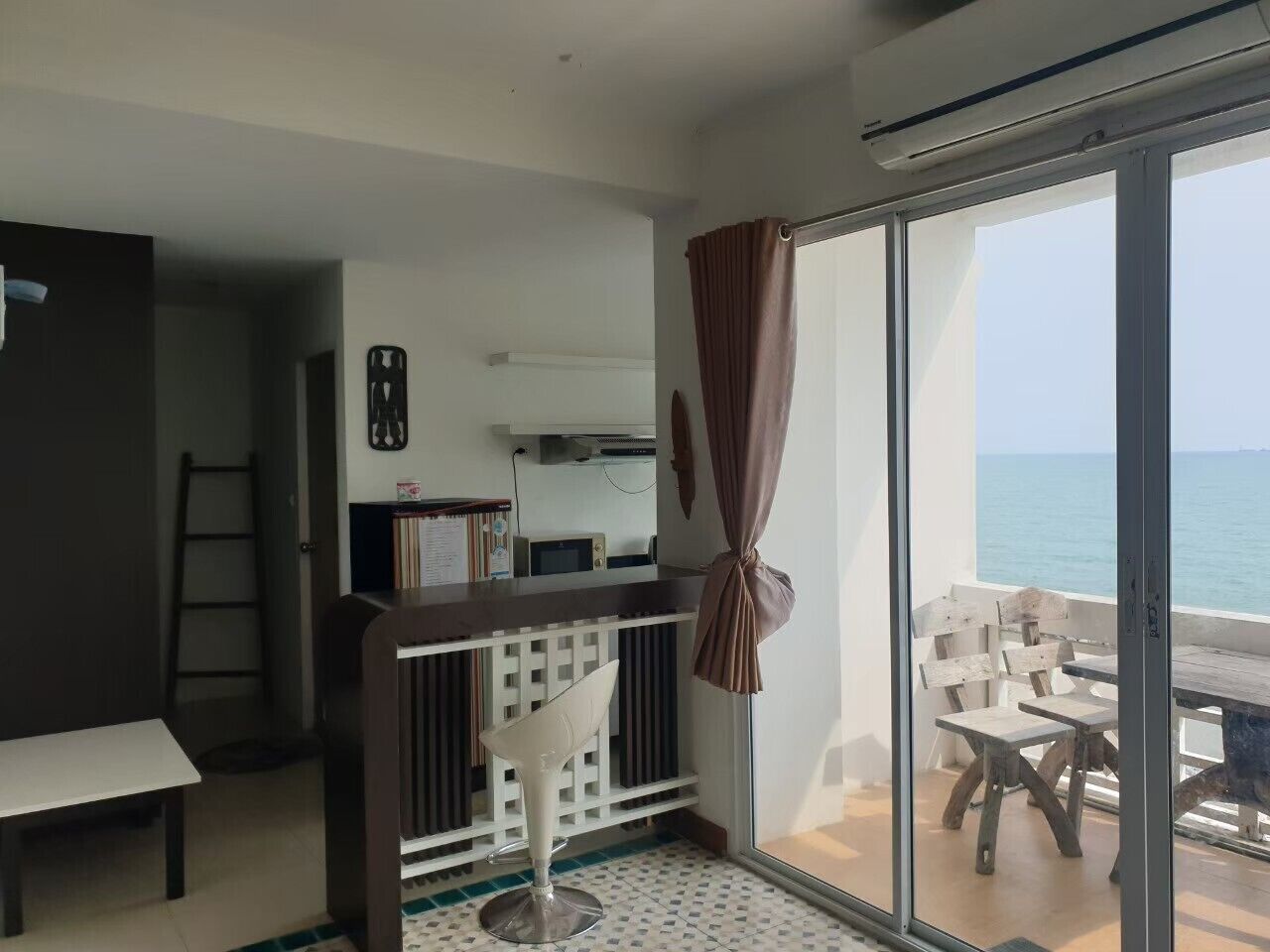 Studio Deluxe Triple Sea View | ห้องพักตกแต่งอย่างมีเอกลักษณ์, ตกแต่งพิเศษโดยเฉพาะ, Wi-Fi ฟรี