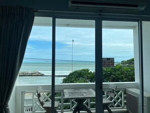 Studio Deluxe Triple Sea View | Terrace/patio - Banchaitalay Room (Rayong)