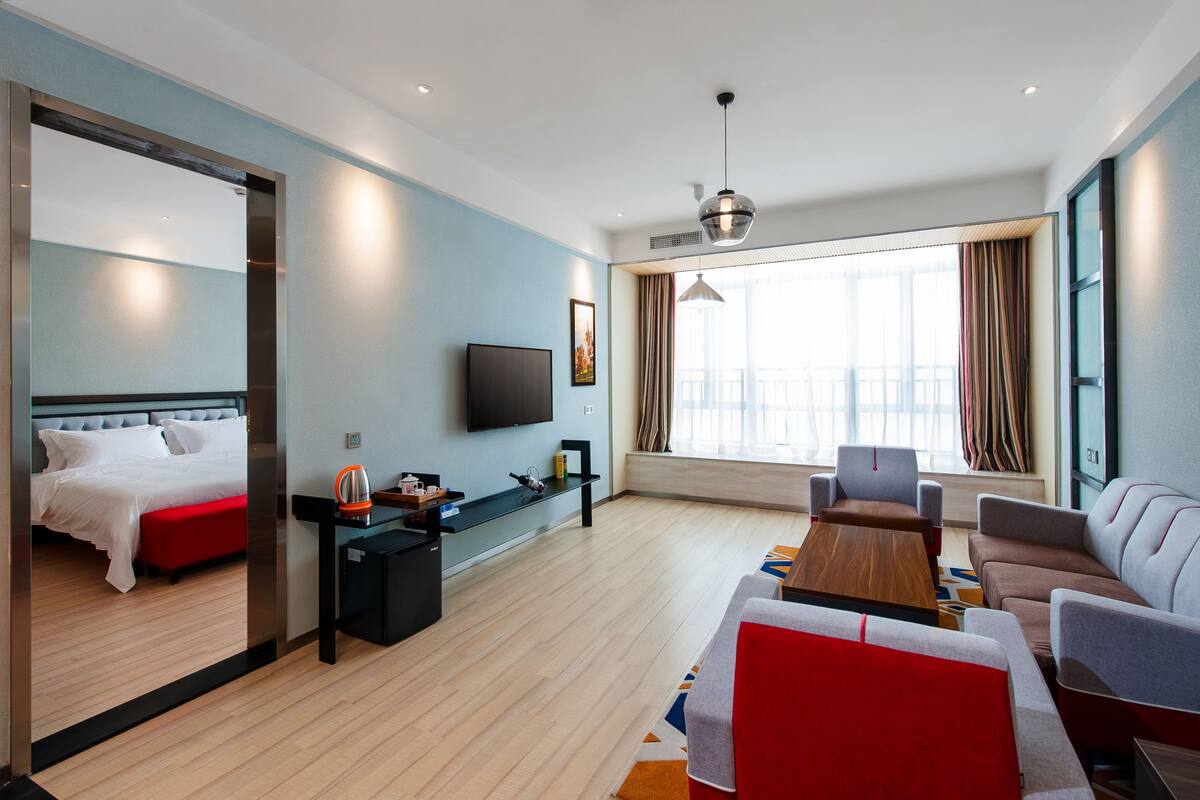 Suite Room With King Bed