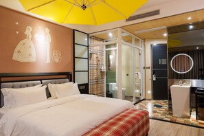 Desk, blackout drapes, iron/ironing board, free WiFi - Foshan YongRun Beehive Hotel (Foshan)