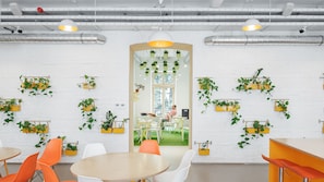 Dining - Flow Spaces  (Budapest)
