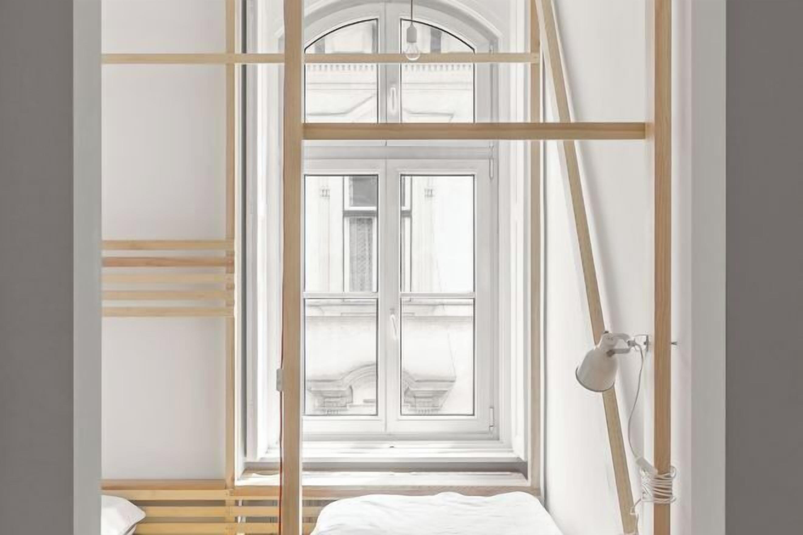 In-room safe, soundproofing, free WiFi, bed sheets