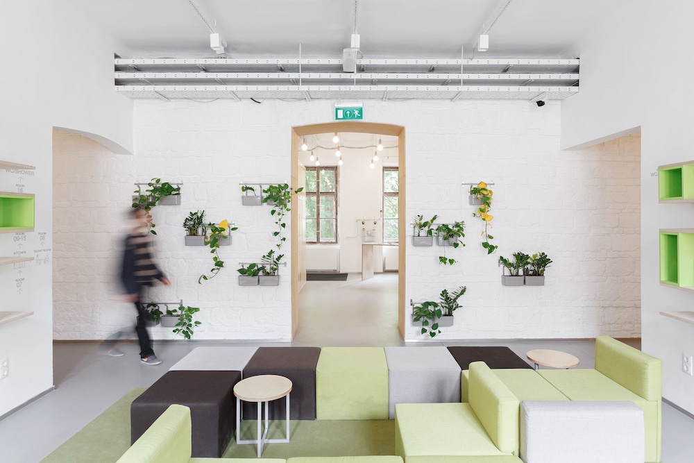 Flow Spaces by null
