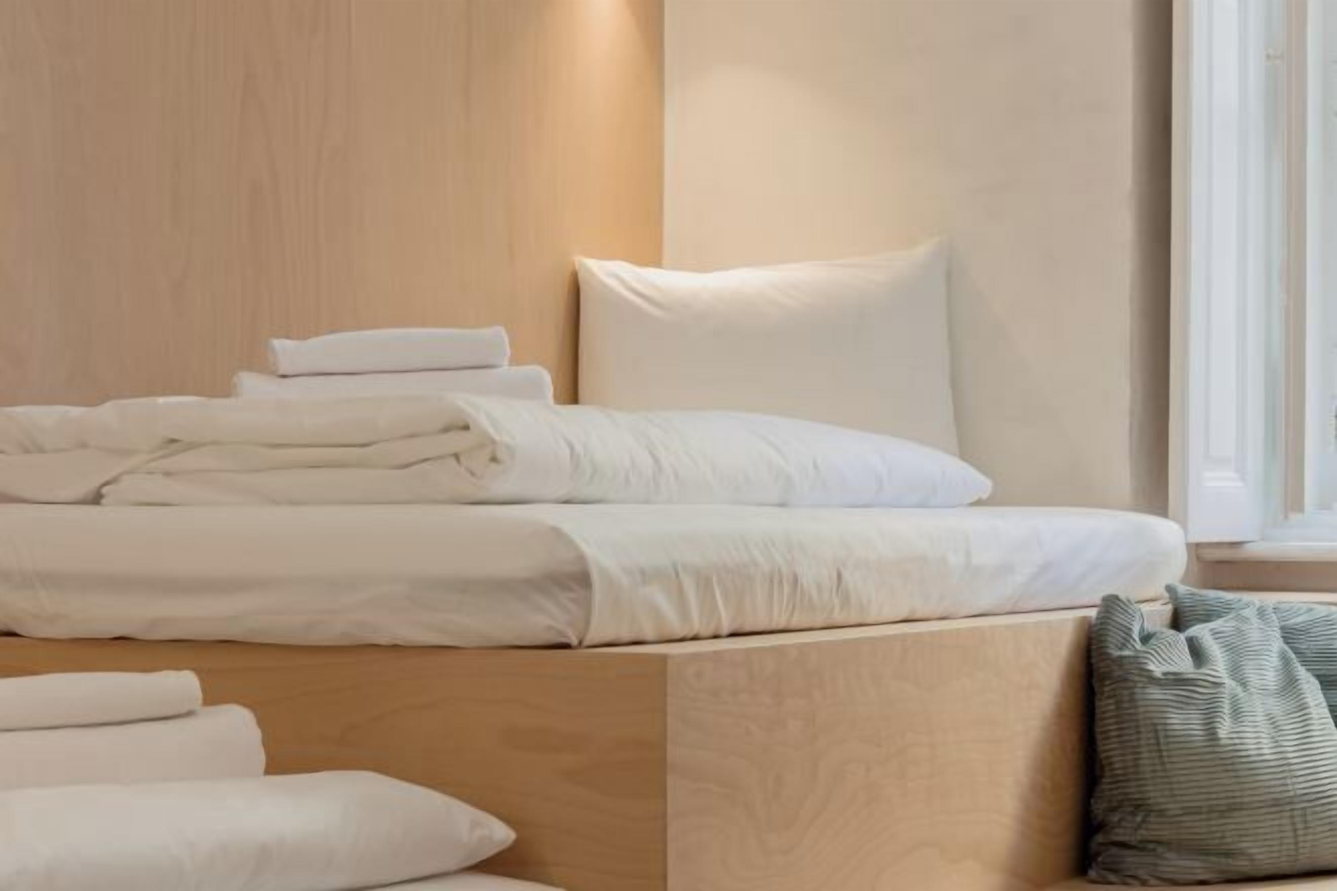 In-room safe, soundproofing, free WiFi, bed sheets