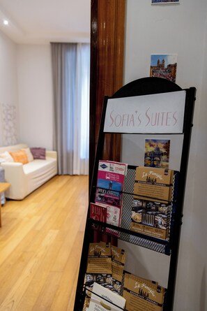 Reception - Sofia's Suites Guesthouse (Rome)