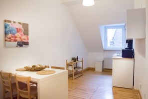 Appart'hôtel, 2 chambres | Coin séjour