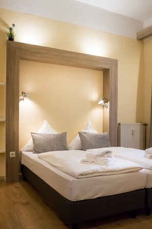 Comfort-Doppelzimmer | Hochwertige Bettwaren, Zimmersafe, Schreibtisch, Zustellbetten