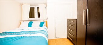 Colebert Avenue Apartment