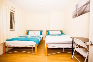 5 bedrooms, desk, free WiFi - Colebert Avenue Apartment (London)