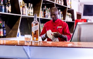 2 bars/lounges, poolside bar