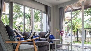 Flat-screen TV - The Retreat Ao Nang Private Pool Villa (Krabi)
