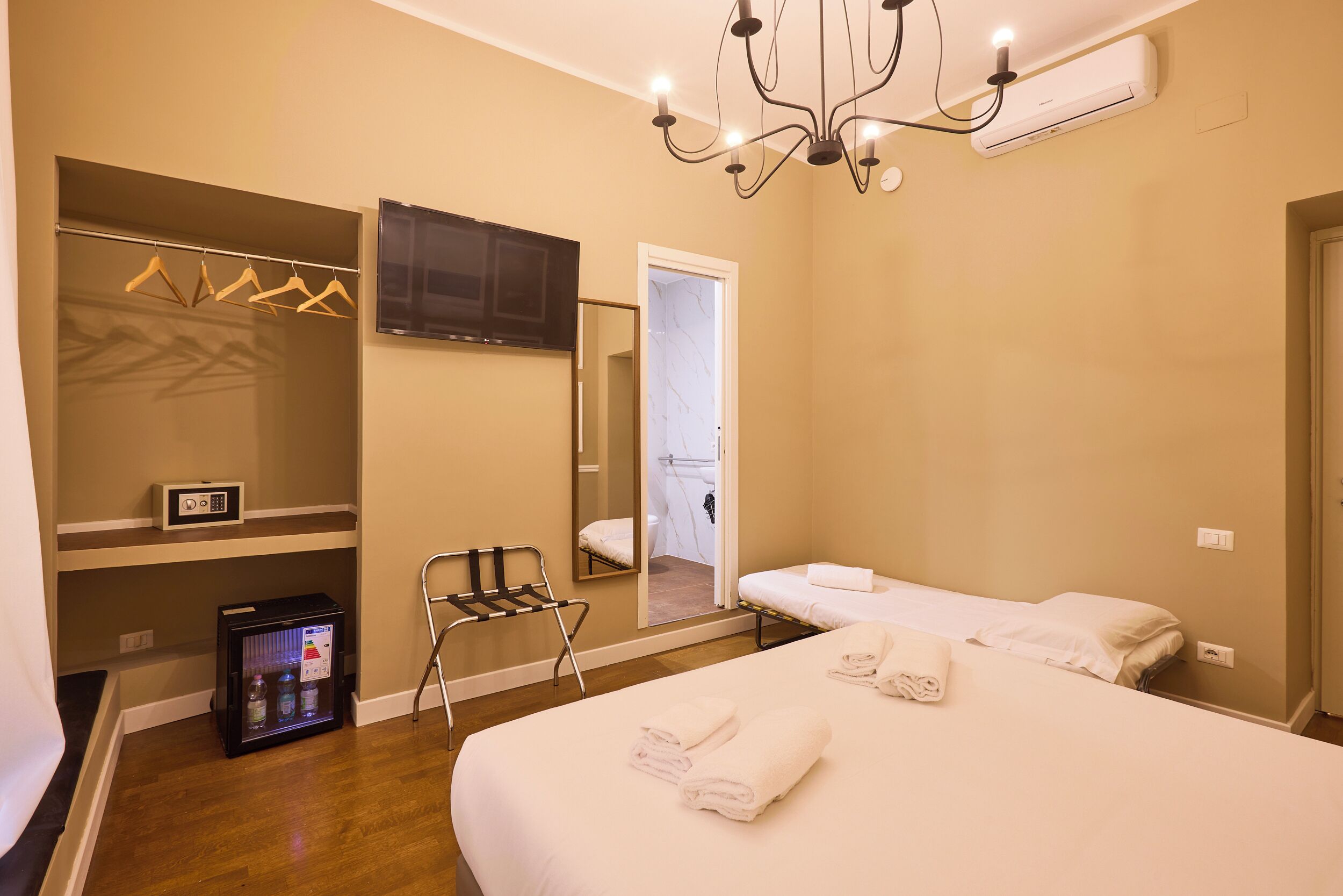 Quarto triplo conforto | Roupas de cama premium, edredons de pluma