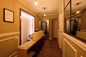 Reception - Dem Hotel (Rome)