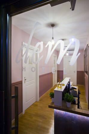 Interior entrance - Dem Hotel (Rome)