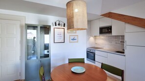 Daily continental breakfast (EUR 15.00 per person) - Oporto Maison Batalha (Porto)