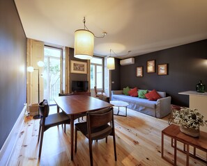 Soundproofing, free cots/infant beds, free WiFi, bed sheets - Oporto Maison Batalha (Porto)