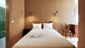 Superior Apartment, 2 Bedrooms | Soundproofing, free cribs/infant beds, free WiFi, bed sheets