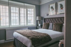 Superior Room, 1 King Bed | Free cribs/infant beds, free WiFi, bed sheets