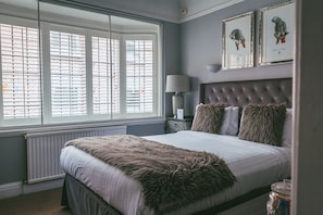 Superior Room, 1 King Bed